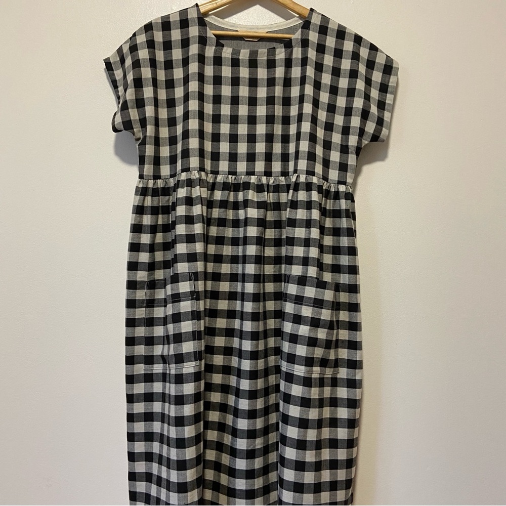 Checkered Black and White Midi Dress - Picture 7 of 9